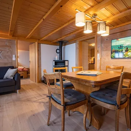 شقة Chalet Roesi - Ferienwohnung Mit Hot Pot & Bergsicht *