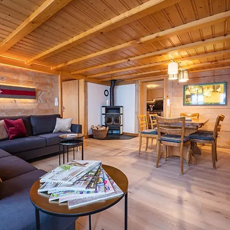 Chalet Roesi - Ferienwohnung Mit Hot Pot & Bergsicht