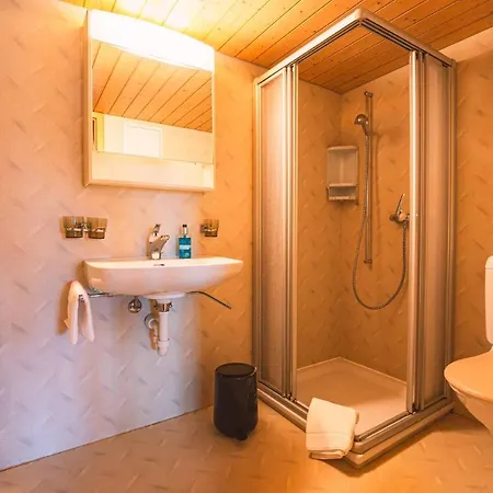 Апартаменты Chalet Roesi - Ferienwohnung Mit Hot Pot & Bergsicht *