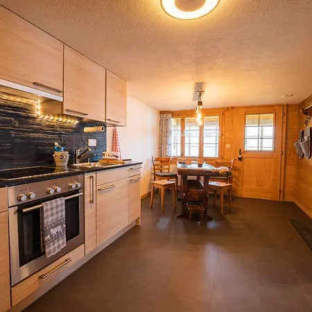 Chalet Roesi - Ferienwohnung Mit Hot Pot & Bergsicht شقة *