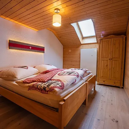 Chalet Roesi - Ferienwohnung Mit Hot Pot & Bergsicht Адельбоден