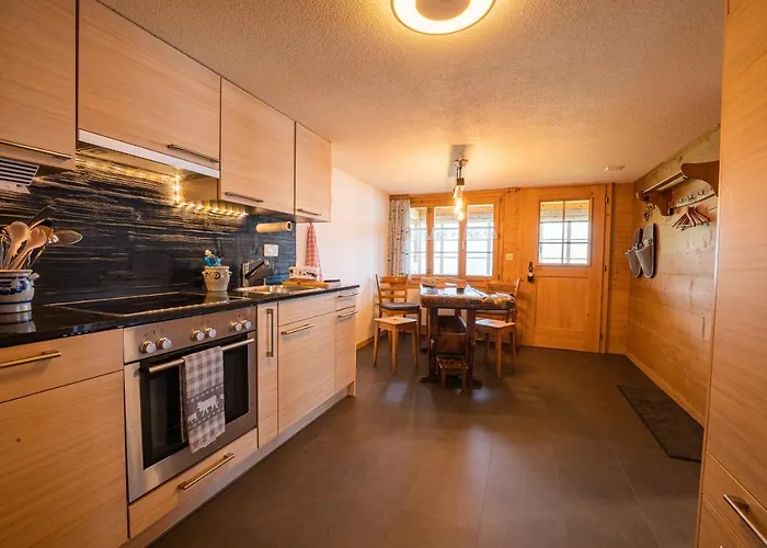 Chalet Roesi - Ferienwohnung Mit Hot Pot & Bergsicht Apartman *