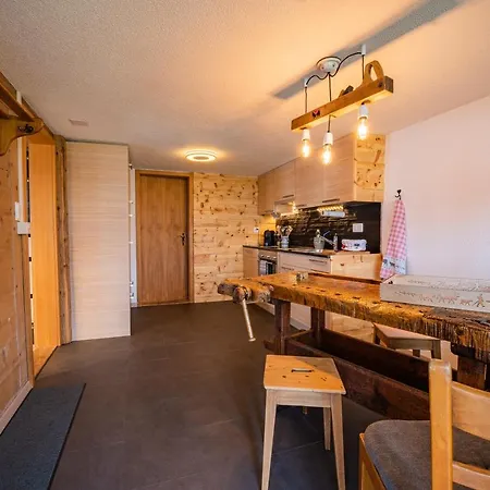 Chalet Roesi - Ferienwohnung Mit Hot Pot & Bergsicht Daire Adelboden