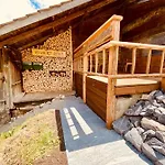 Chalet Roesi - Ferienwohnung Mit Hot Pot & Bergsicht *